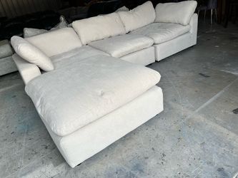 Modular Sectional Sofa with Chaise