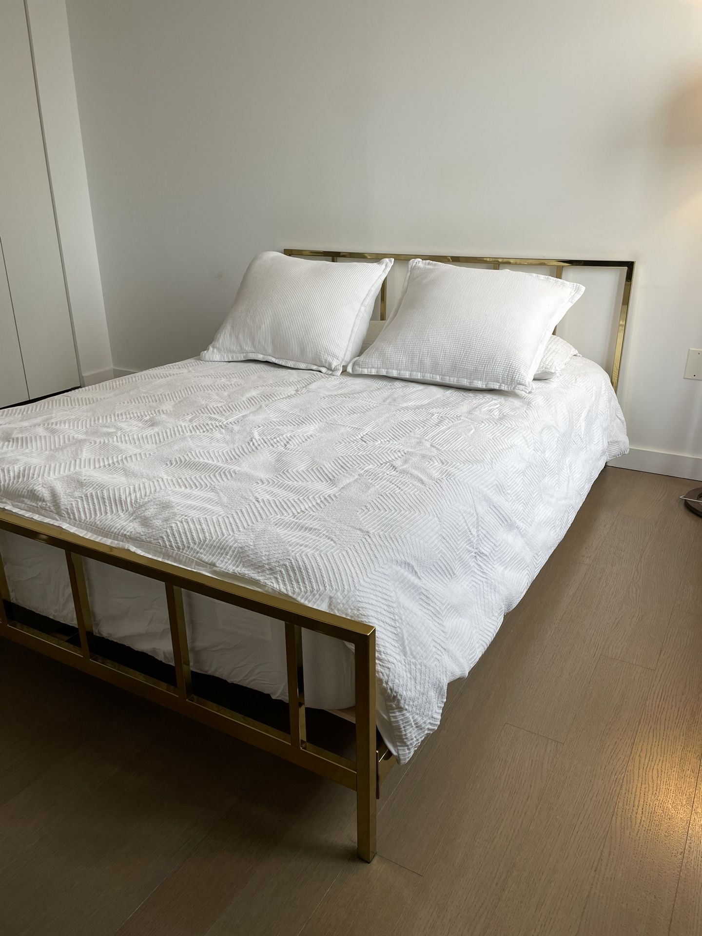 Alchemy bronze sale queen bed