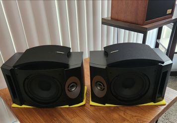Bose Bookshelf Speakers – Pair