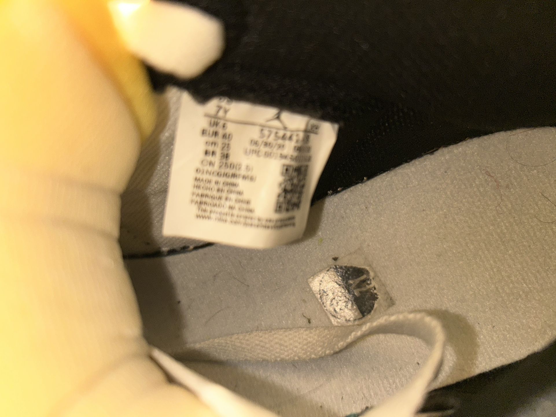 Air Jordan Retro Size 7youth Fits Women As Well