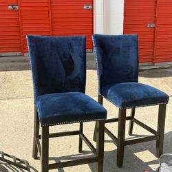 4 Chairs 