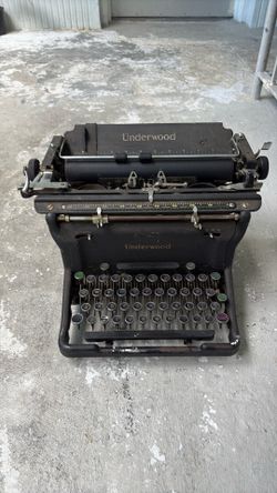 Underwood Antique Manuel typewriter