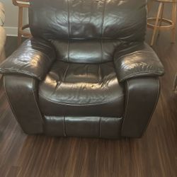 Big Beautiful Leather Lazy Boy 