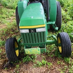 John Deere 870