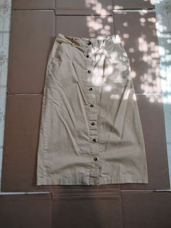 Size 12 Women's Tan Southern Expressions Skirt