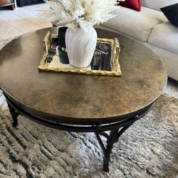 Round Coffee Table 