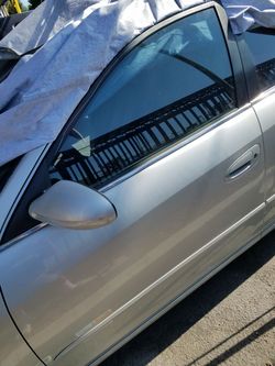 2002 Nissan Altima driver side door