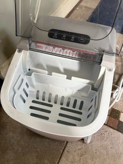 Icemaker