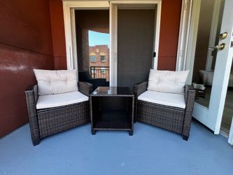 Outdoor patio furniture set