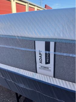 Queen size Tempurpedic  Adapt Hybrid  Mattress