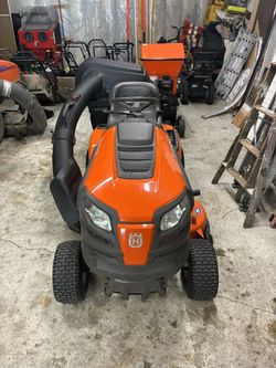 2019 Husqvarna 42 Inch Yard Tractor 19.5 Engine