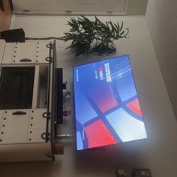 65” Inch 4K Tv