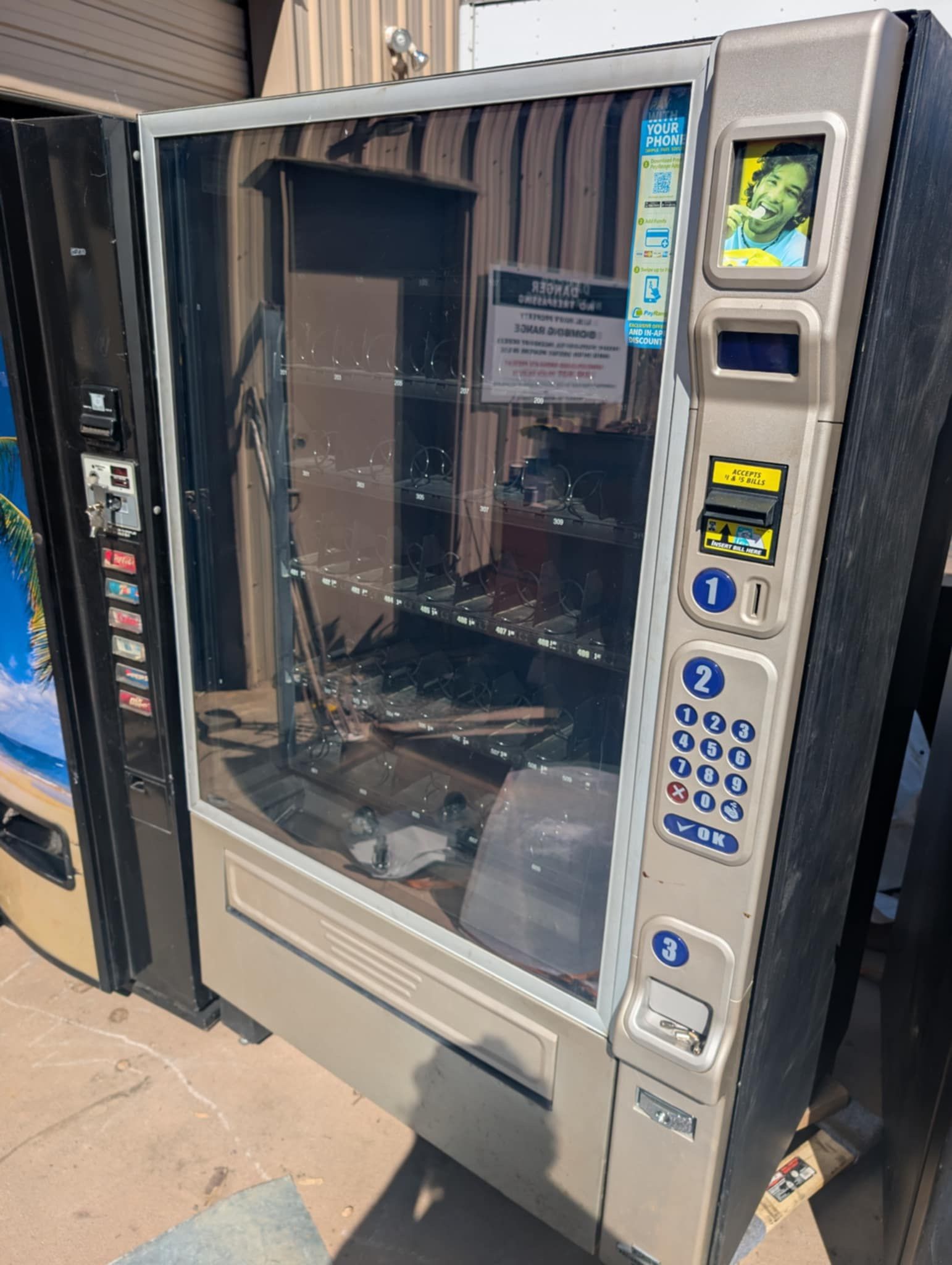 Vending Machine for Sale in El Cajon, CA - OfferUp