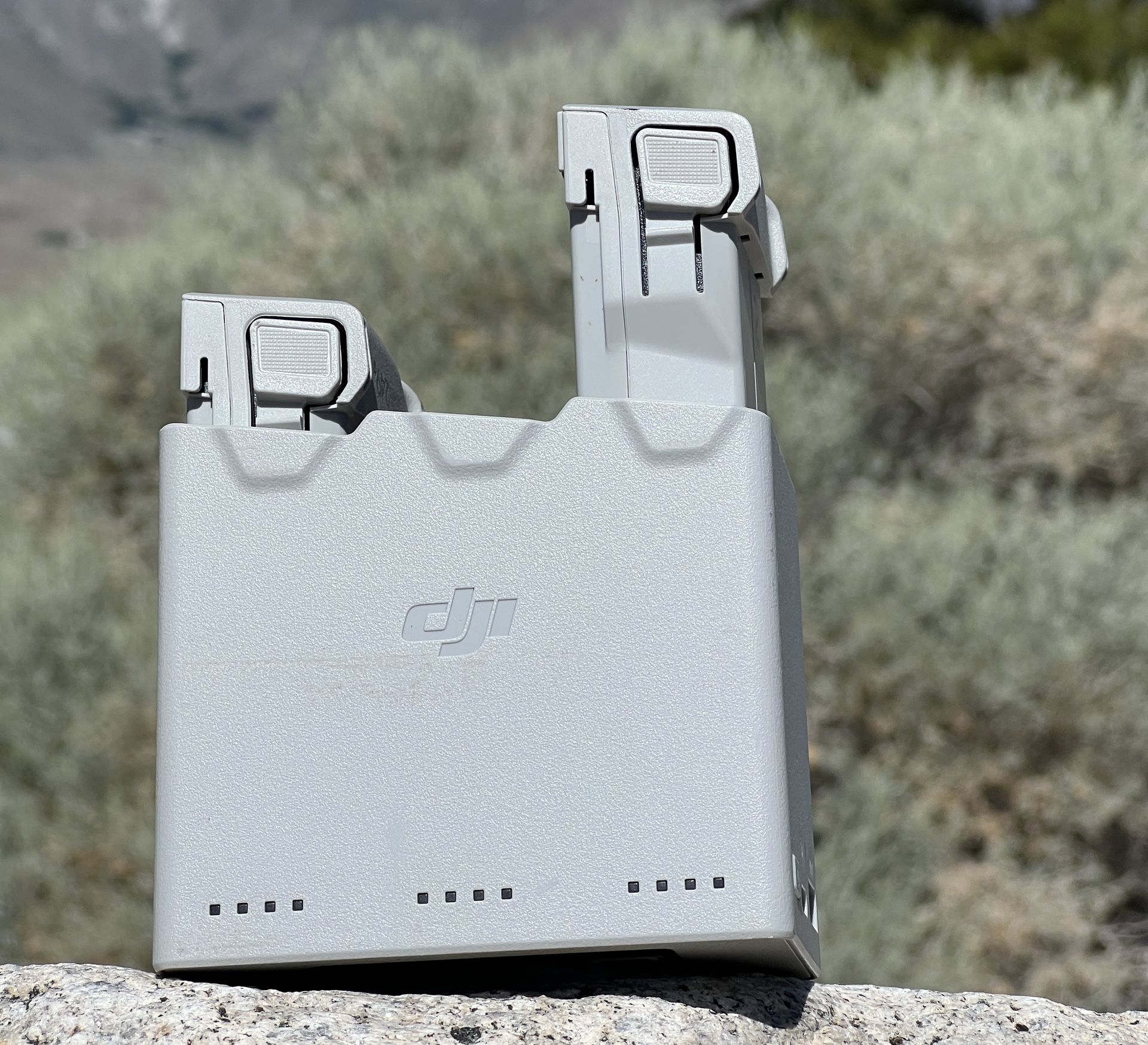DJI charging station for Mini 3 Pro, Mini 4 Pro, Mini 3 + 2 batteries