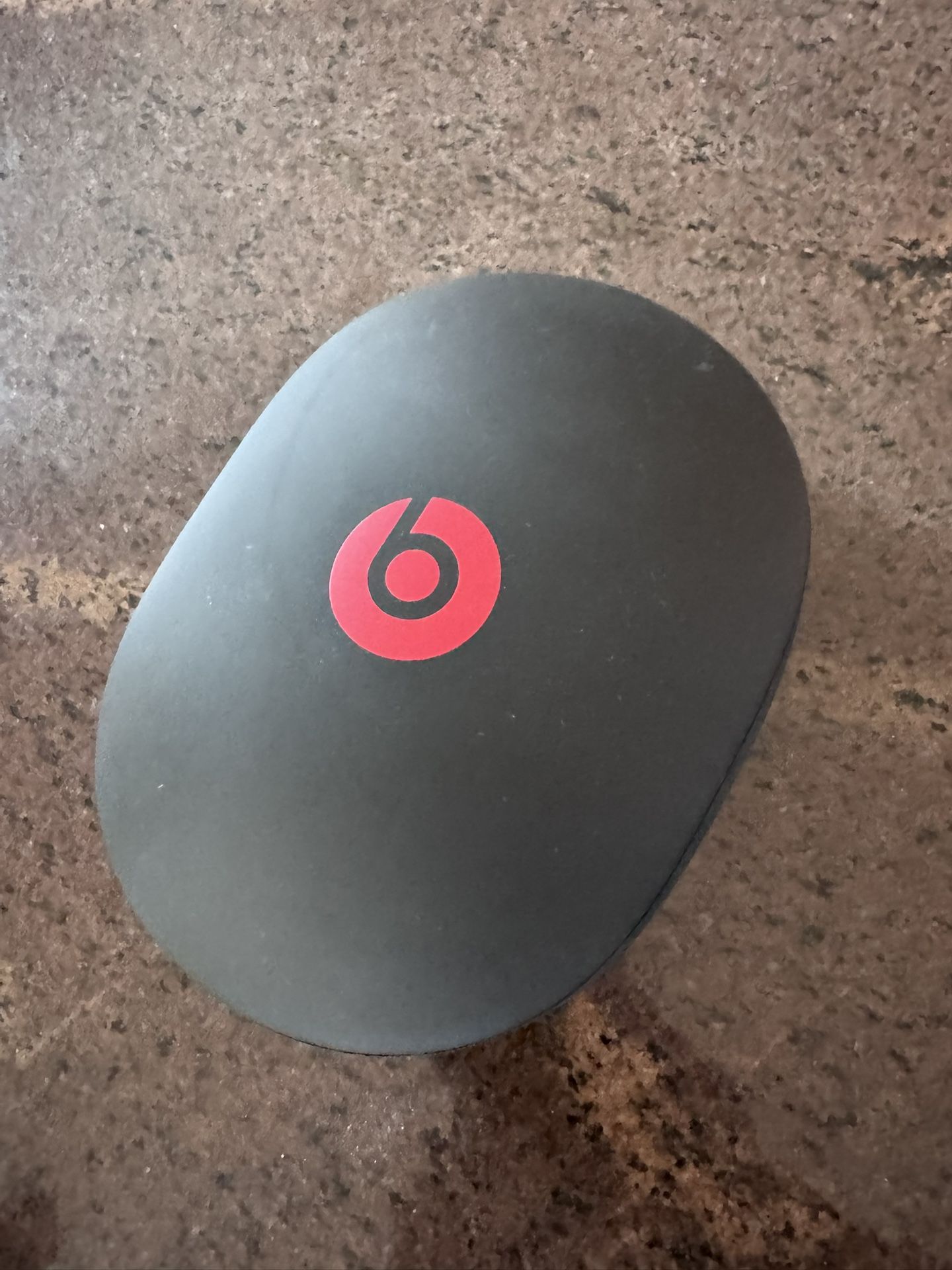 Beats by Dre Hard Shell Case