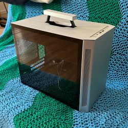 Lian Li TU150 PC case