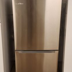 Midea REFRIGERATOR/ FREEZER 