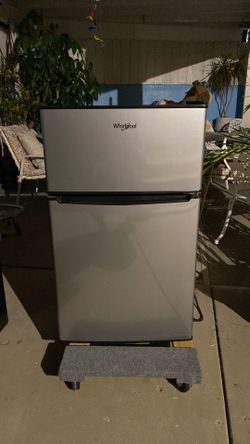 Whirlpool mini fridge