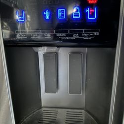 Whirlpool Refrigerator Good condition 