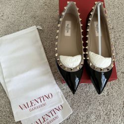 Valentino Rockstud Flats NIB