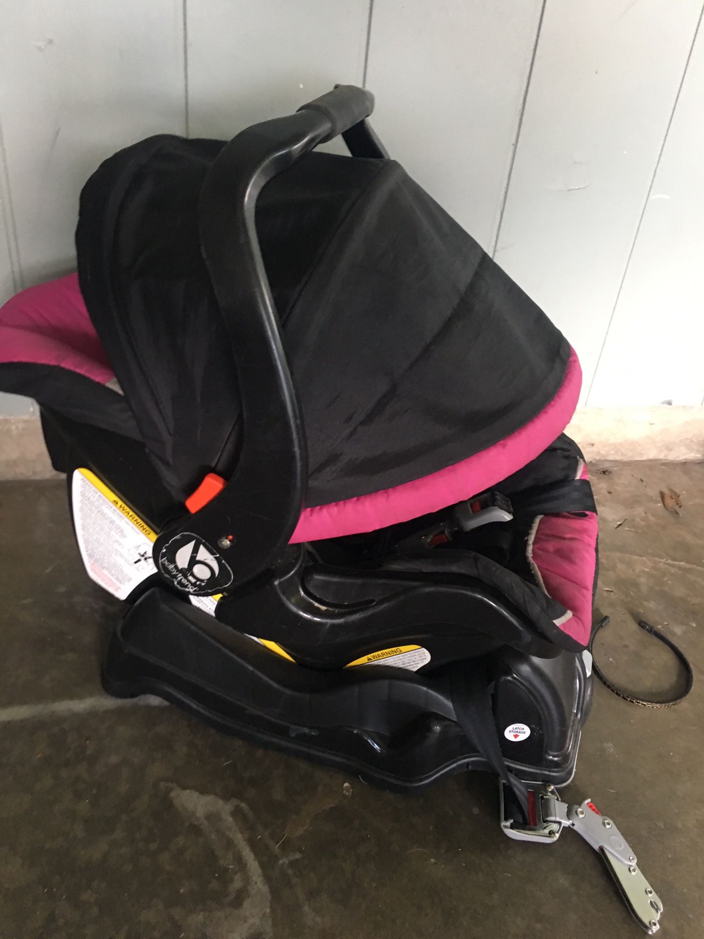 BabyTrend Car seat