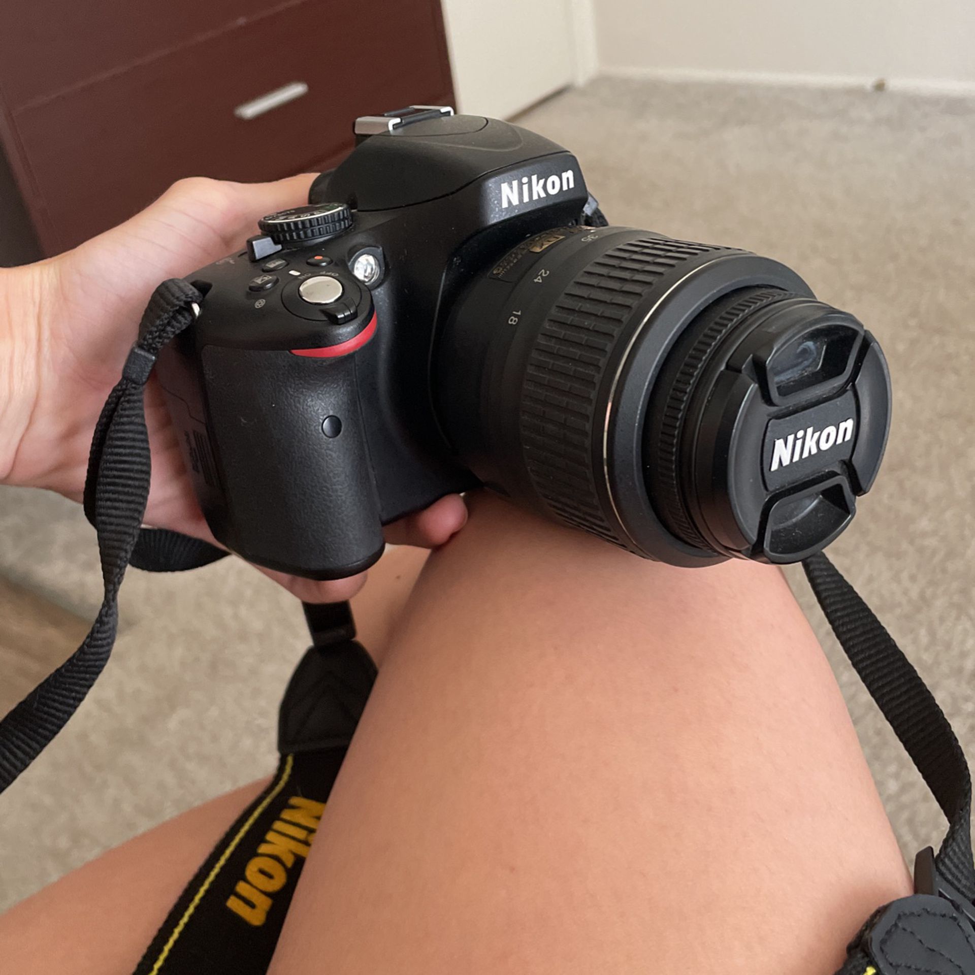 Nikon D5100 (NO BATTERY)