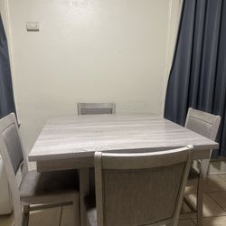 Dining Table (set of 4)