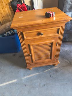 Wood little cabinet