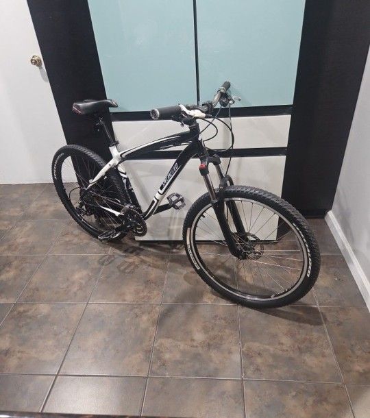 Specialized Hardrock Sport Mountain Bike