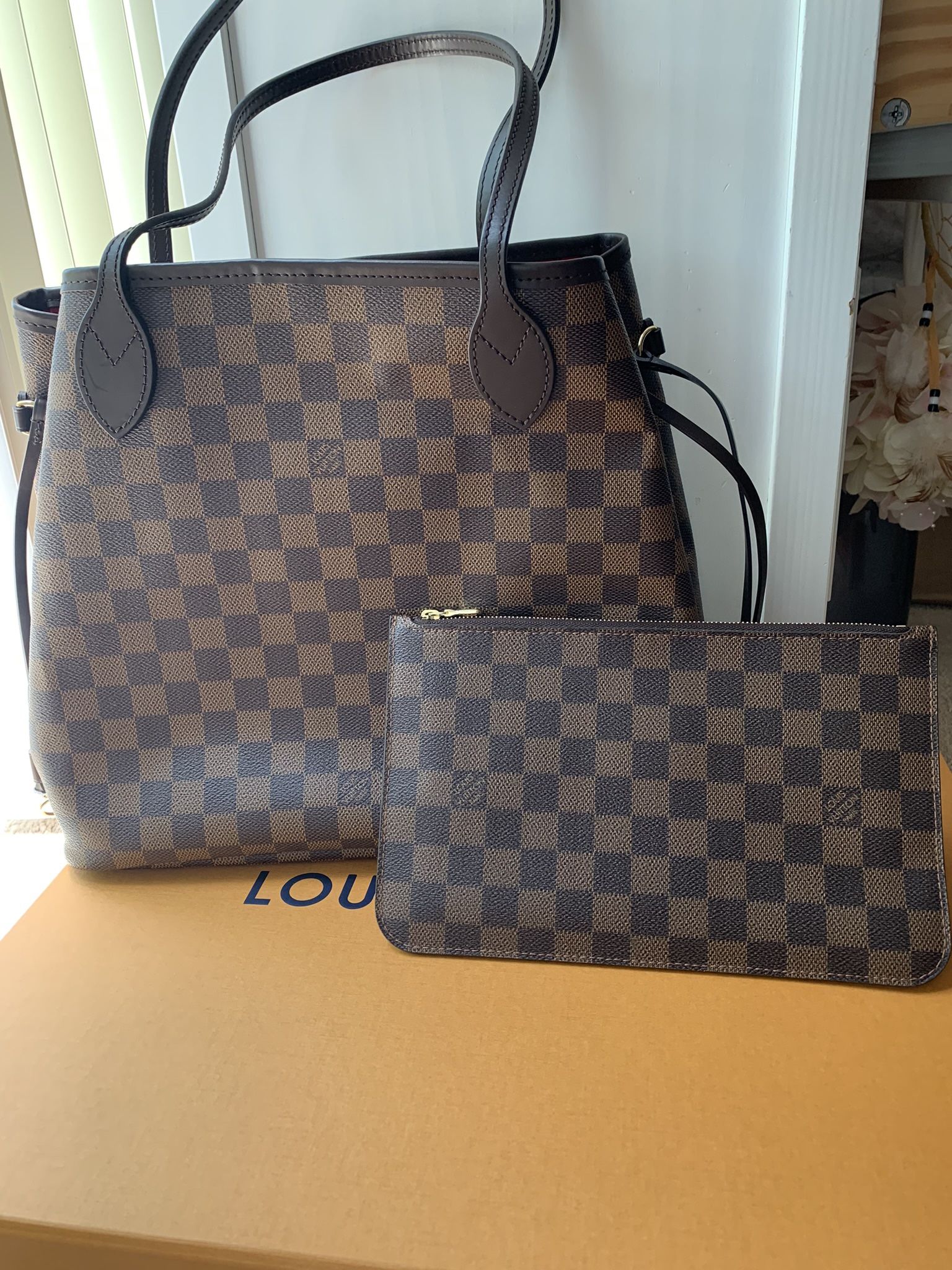 LV Cosmetics Bag / Cosmetiquera LV for Sale in Rancho Cordova, CA - OfferUp