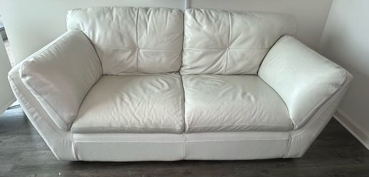 Chateau d'Ax Italian White Leather Loveseat