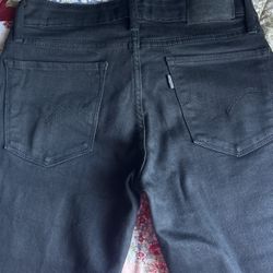 Black Levi’s Jeans