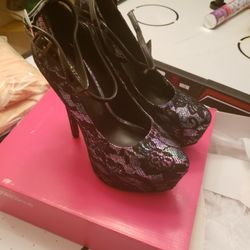 Size 8.5 Black/ Iridescent Heels