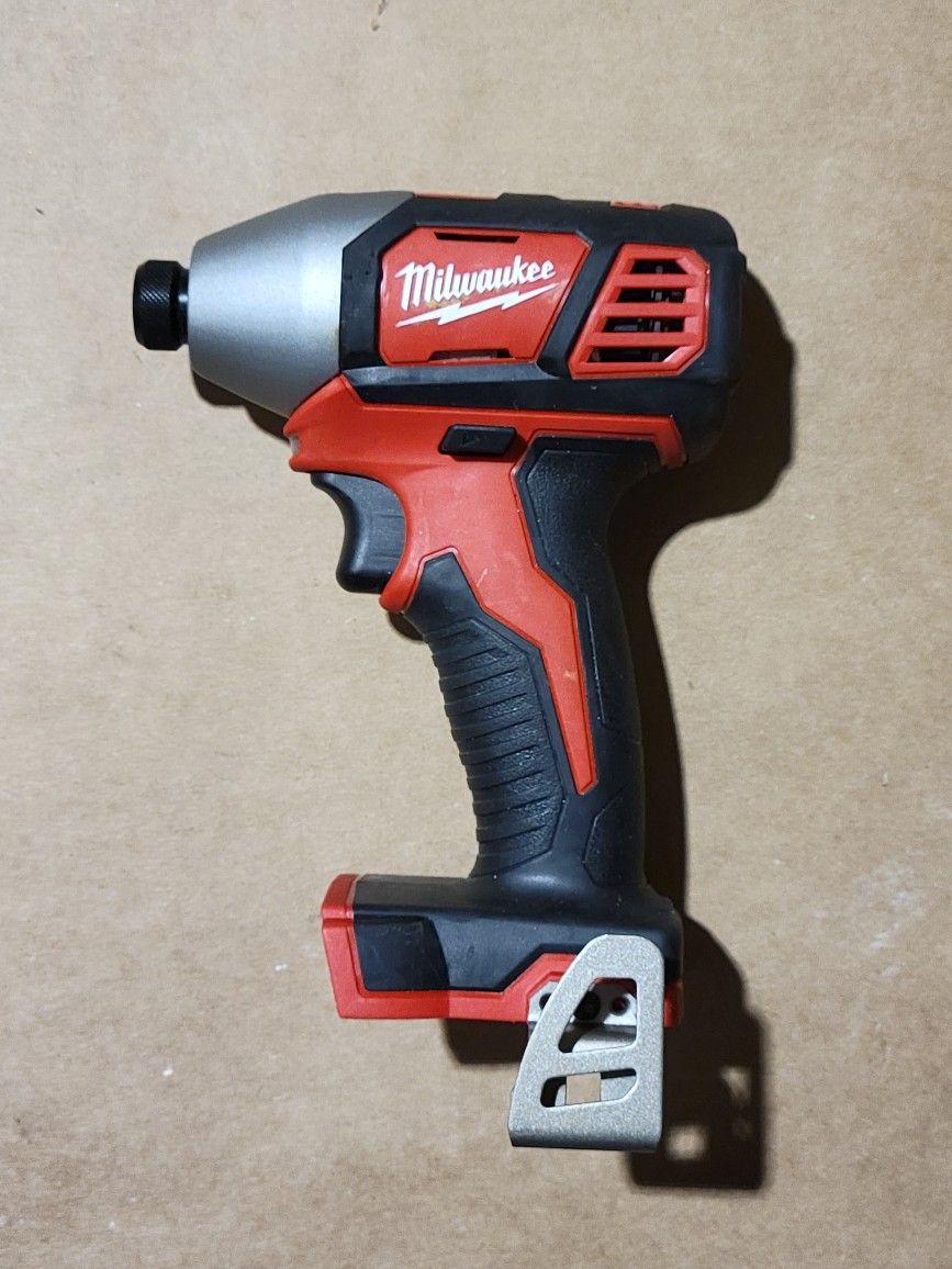 Milwaukee M18 1/4 HEX IMPACT DRIVER