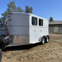 Circle J Horse trailer 