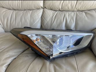 2016 Hyundai Santa Fe Headlight Right Side