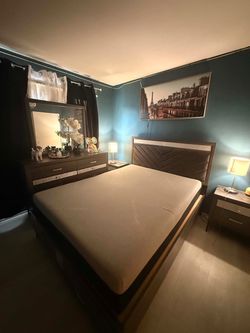 Bedroom set