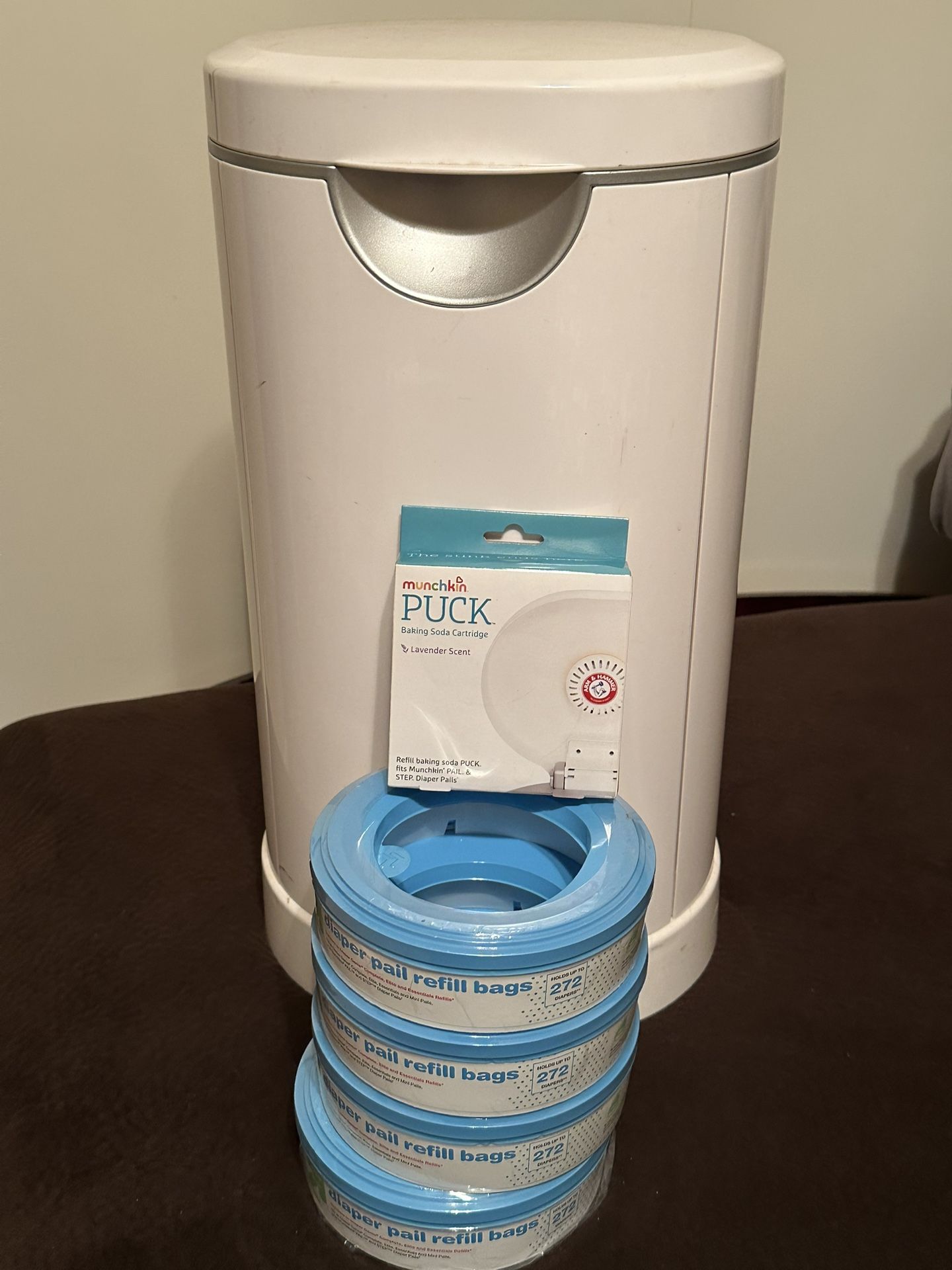 Munchkin diaper Pail