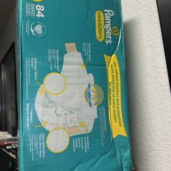 Caja De Pañales Nuevos Sin Abrir.En La Tienda Cuestan Mas De $30 