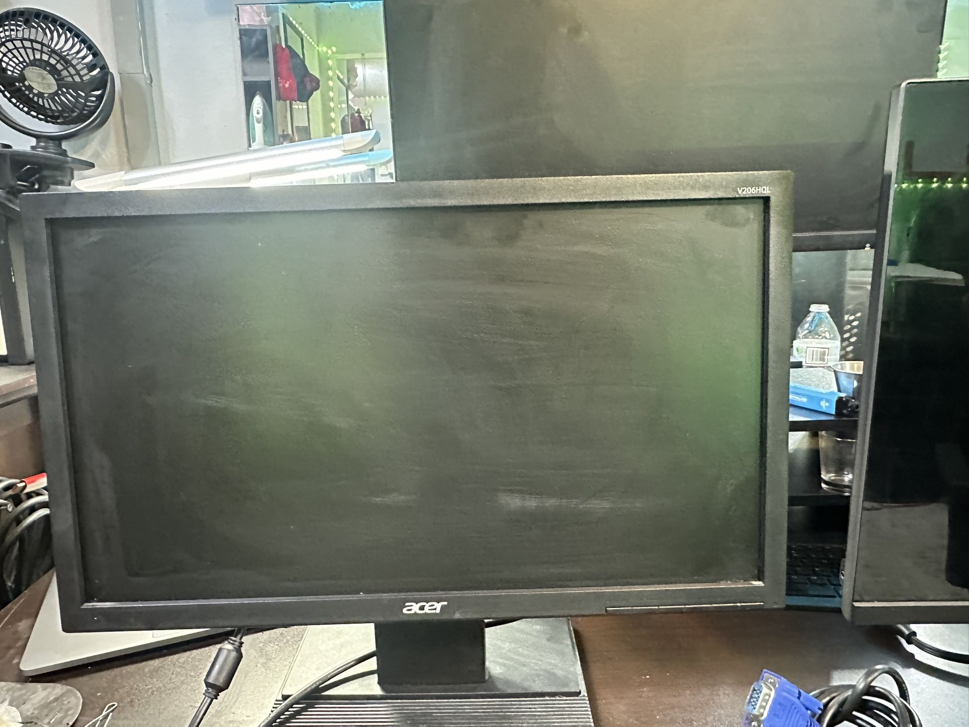 2 Monitors