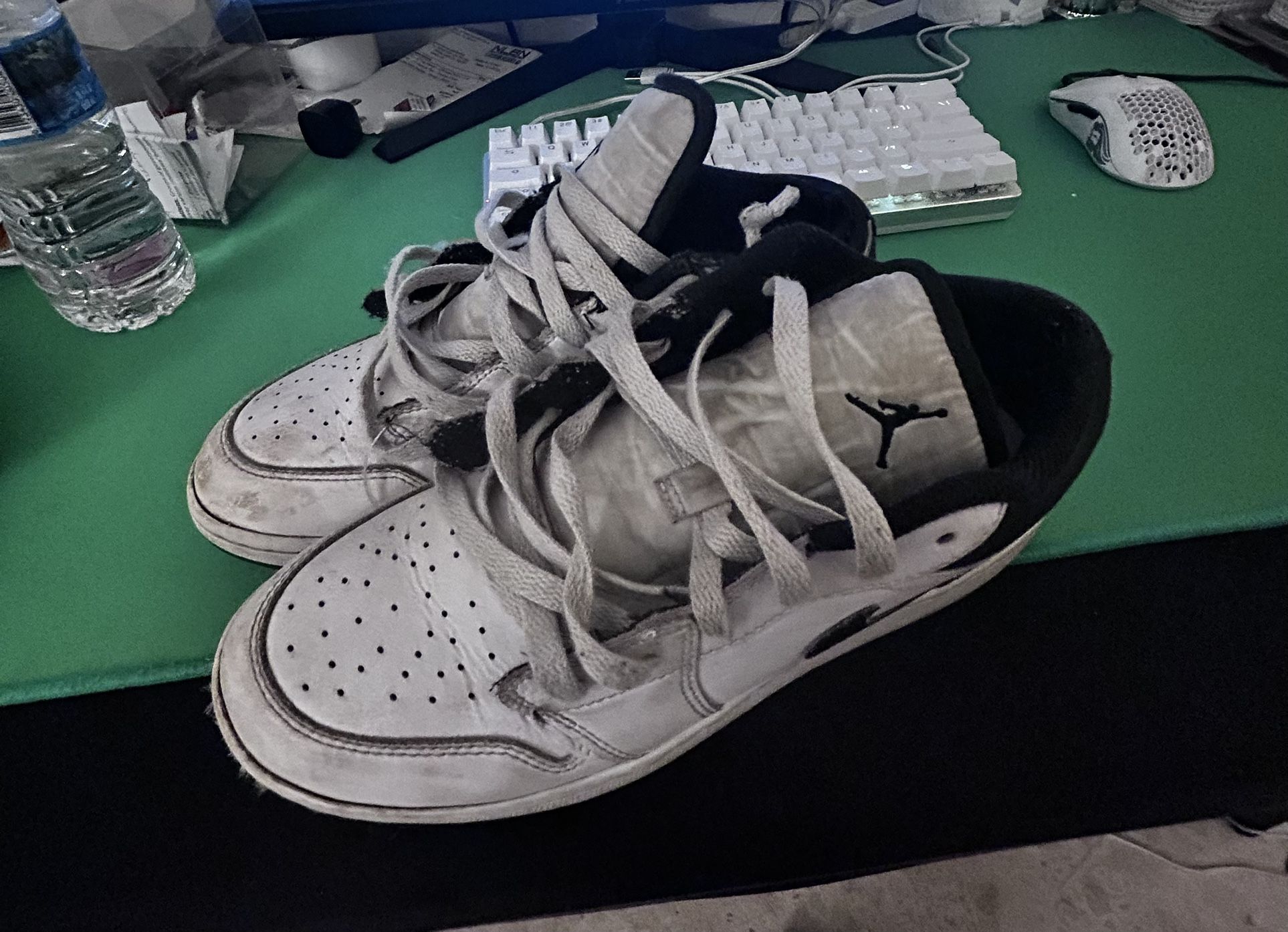 Jordan 1 lows black white size 6.5