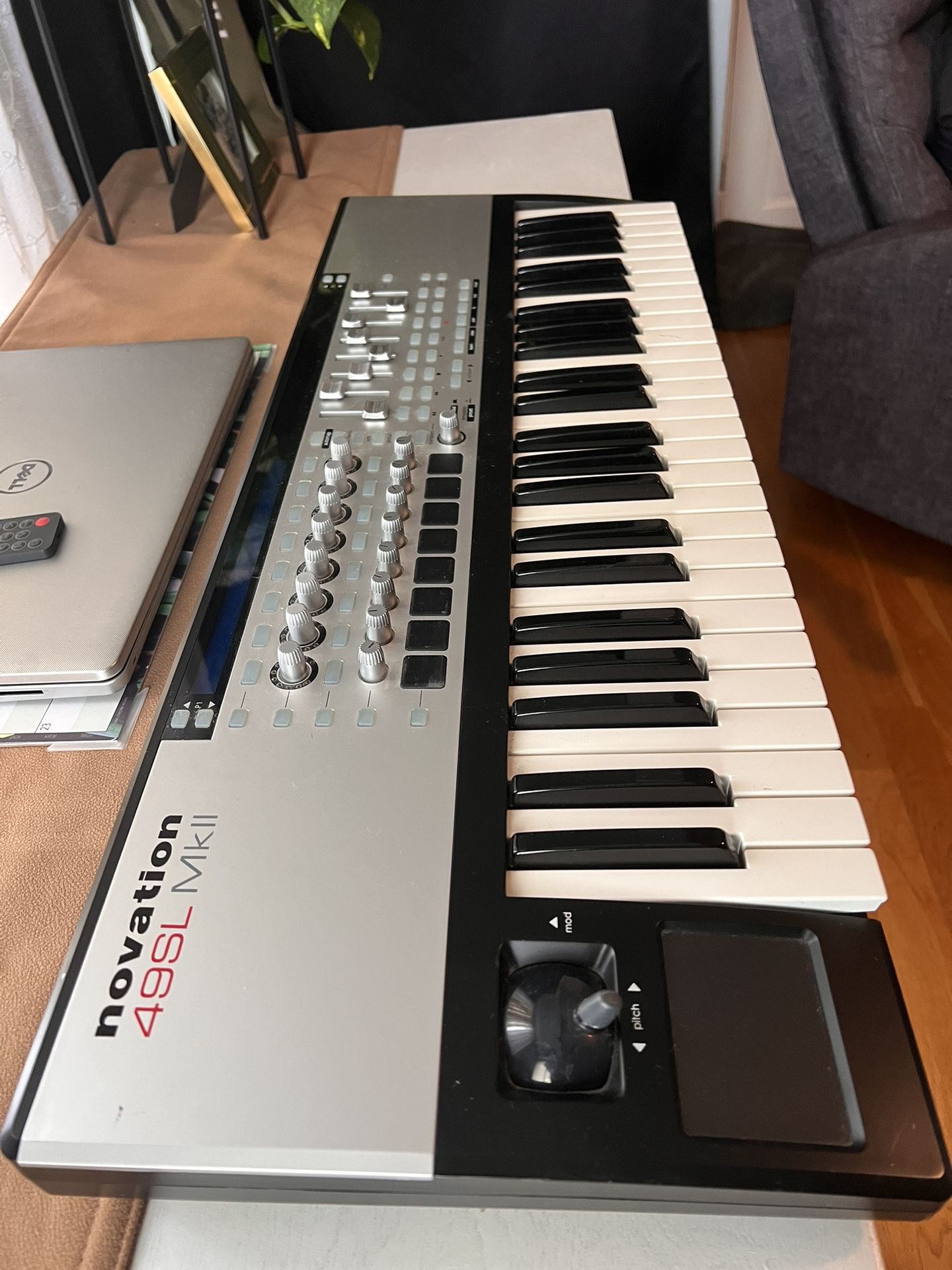 Novation 49 SL MKll MIDI Piano