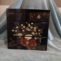 Vintage Black Lacquer Jewelry Box With 4 Drawers With Fold Out Mirror 7.5"Tall 