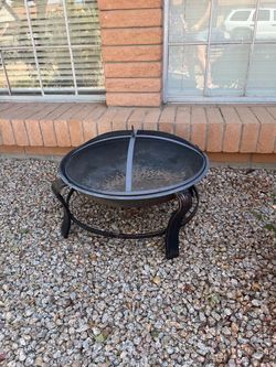 Outdoor Metal Fire Pit with Mesh Screen