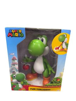 Jakks Pacific Super Mario Yum Yum Yoshi 9.5-Inch Interactive Feature Figure