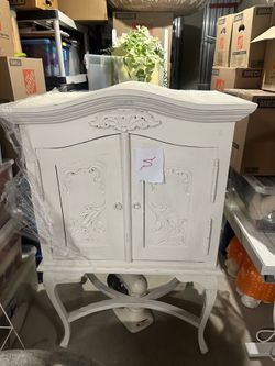 Armoire  Cabinet *OFFER*