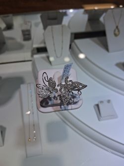 18k White Gold Custom 2 Butterflies Lady's Ring 1.57ct