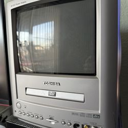 Toshiba 9” CRT TV MD9DM1 w/ Remote & DVD Player