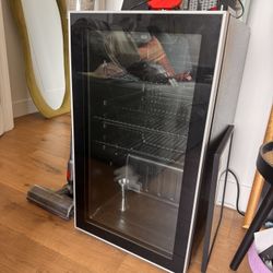 Antarctic Star 26 Bottle 130 Can Wine Cooler/Cabinet Beverage Refrigerator