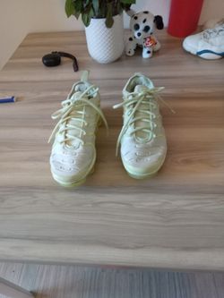 Womens 6.5 Nike Airmax